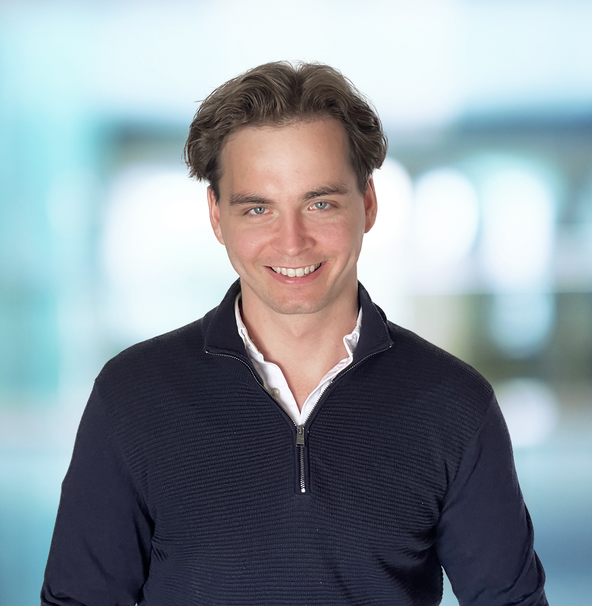 Dr. Bernhard Schulz